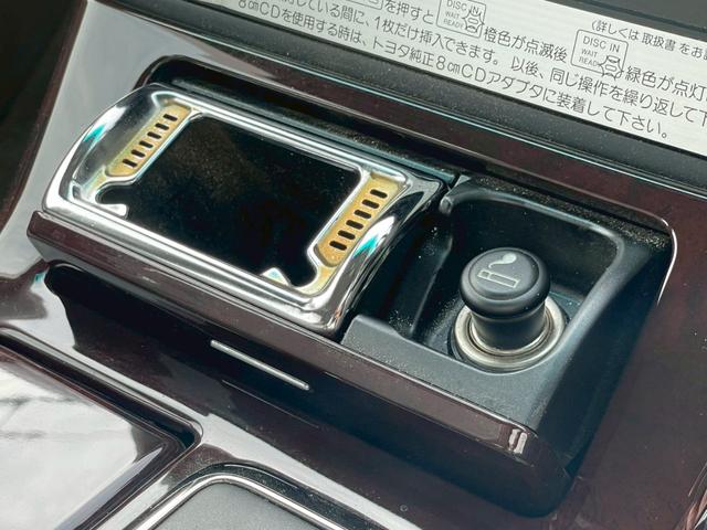 クラウン ロイヤルサルーン　プレミアム　ナビ／ＥＴＣ／クルーズコントロール／オートライト／電格ミラー／前席パワーシート／後席パワーシート／パワーウィンドウ／パワーステアリング／シガーソケット／純正アルミホイール（41枚目）