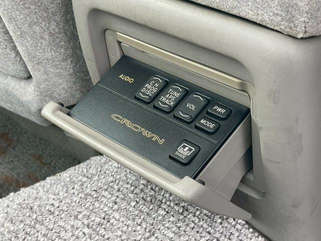 クラウン ロイヤルサルーン　プレミアム　ナビ／ＥＴＣ／クルーズコントロール／オートライト／電格ミラー／前席パワーシート／後席パワーシート／パワーウィンドウ／パワーステアリング／シガーソケット／純正アルミホイール（52枚目）