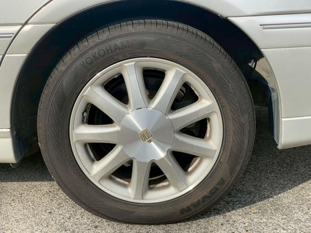 クラウン ロイヤルサルーン　プレミアム　ナビ／ＥＴＣ／クルーズコントロール／オートライト／電格ミラー／前席パワーシート／後席パワーシート／パワーウィンドウ／パワーステアリング／シガーソケット／純正アルミホイール（56枚目）