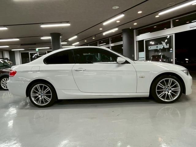 3シリーズ ユーザー買取車 左ハンドル ナビ TV バックカメラ 純正AW LEDヘッドライト オートエアコン ETC キーレス(5枚目)