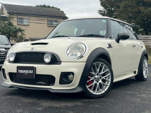 MINI ジョンクーパーワークス ナビ バックモニター レザーシート 17インチアルミホイール オートエアコン ETC キーレスキー リアワイパー パワーステアリング パワーウィンドウ フォグライト(7枚目)