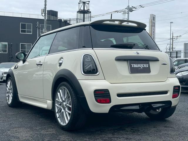 MINI ジョンクーパーワークス ナビ バックモニター レザーシート 17インチアルミホイール オートエアコン ETC キーレスキー リアワイパー パワーステアリング パワーウィンドウ フォグライト(13枚目)