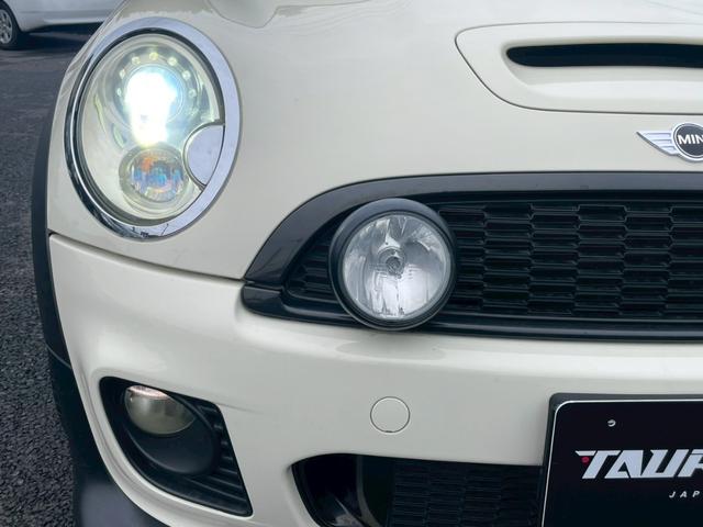 MINI ジョンクーパーワークス ナビ バックモニター レザーシート 17インチアルミホイール オートエアコン ETC キーレスキー リアワイパー パワーステアリング パワーウィンドウ フォグライト(15枚目)