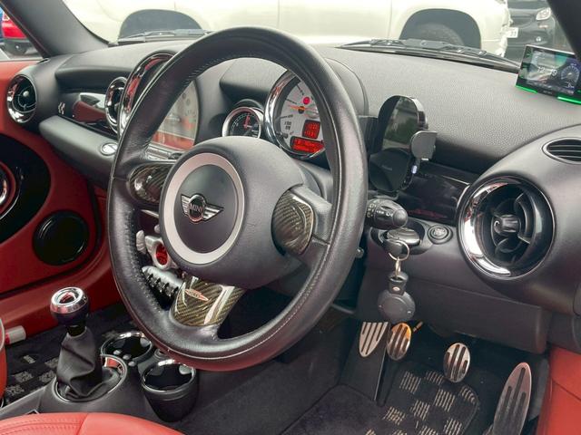 MINI ジョンクーパーワークス ナビ バックモニター レザーシート 17インチアルミホイール オートエアコン ETC キーレスキー リアワイパー パワーステアリング パワーウィンドウ フォグライト(24枚目)