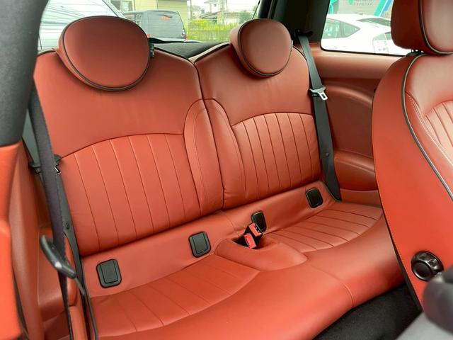 MINI ジョンクーパーワークス ナビ バックモニター レザーシート 17インチアルミホイール オートエアコン ETC キーレスキー リアワイパー パワーステアリング パワーウィンドウ フォグライト(28枚目)