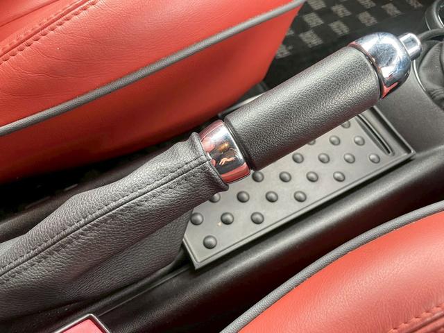 MINI ジョンクーパーワークス ナビ バックモニター レザーシート 17インチアルミホイール オートエアコン ETC キーレスキー リアワイパー パワーステアリング パワーウィンドウ フォグライト(40枚目)