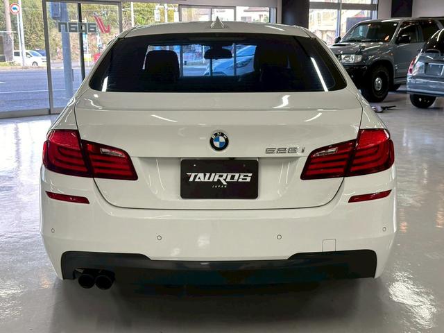 5シリーズ 528i Mスポーツパッケージ ユーザー買取車 本革シート ナビ バックカメラ 純正19インチアルミホイール  HIDヘッドライト オートエアコン ETC スマートキープッシュスタート(7枚目)