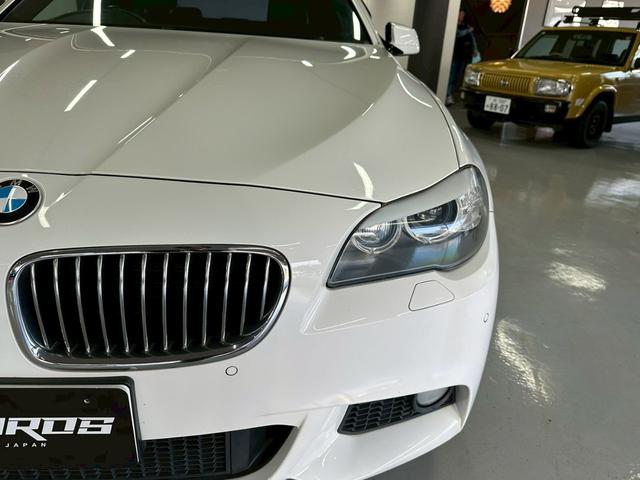 5シリーズ 528i Mスポーツパッケージ ユーザー買取車 本革シート ナビ バックカメラ 純正19インチアルミホイール  HIDヘッドライト オートエアコン ETC スマートキープッシュスタート(18枚目)