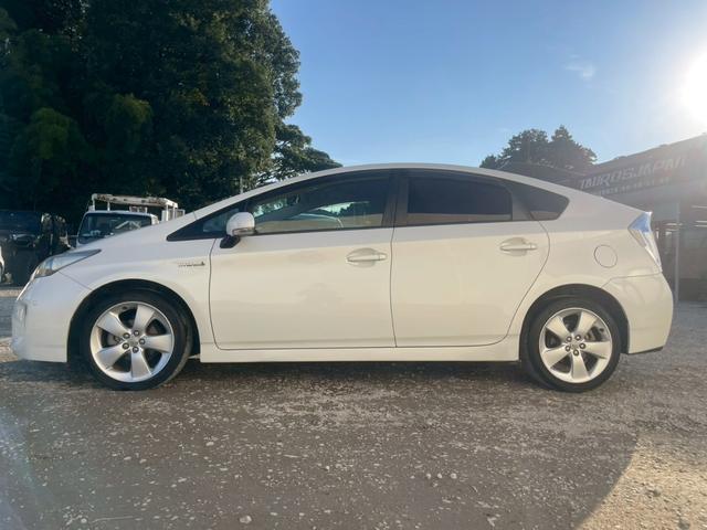 プリウス Sツーリングセレクション ユーザー買取車 純正ナビ TV バックカメラ 純正17インチアルミホイール LEDヘッドライト フォグライト ETC スマートキープッシュスタート(9枚目)