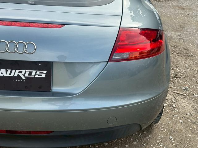 TTクーペ 2.0TFSI ナビ バックカメラ 純正17インチアルミホイール オートエアコン オートライト レベライザー パワーウィンドウ パワーステアリング(17枚目)