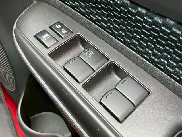 ノート Ｘ　車検令和８年９月　ナビ　全周囲カメラ　ＴＶ　オートエアコン　ＥＴＣ　スマートキー　アイドリングストップ　衝突被害軽減ブレーキ　アクセサリーソケット　プッシュスタート（30枚目）