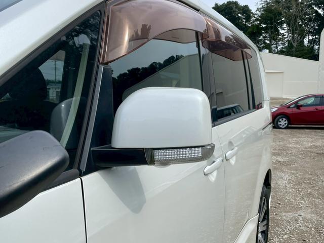 デリカD:5 C2 G ナビパッケージ ユーザー買取車 ナビ バックカメラ サイドカメラ 純正18インチアルミホイール HIDヘッドライト オートエアコン 両側電動パワースライドドア(11枚目)