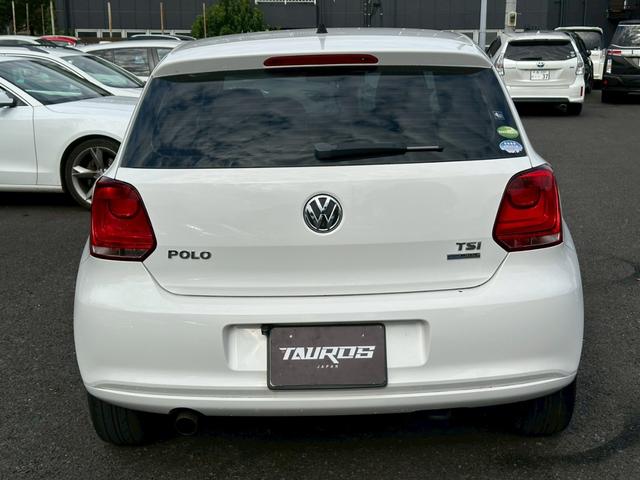 ポロ TSIコンフォートラインブルーモーションテクノロジー ナビ バックモニター ETC 15インチアルミホイール パワーステアリング パワーウィンドウ アクセサリーソケット リアワイパー キーレスキー マニュアルエアコン(7枚目)