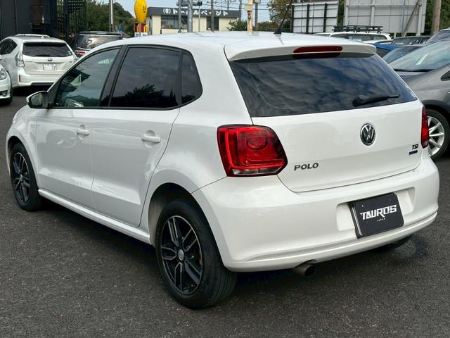 ポロ TSIコンフォートラインブルーモーションテクノロジー ナビ バックモニター ETC 15インチアルミホイール パワーステアリング パワーウィンドウ アクセサリーソケット リアワイパー キーレスキー マニュアルエアコン(8枚目)