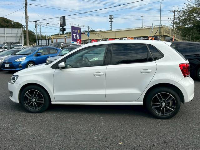 ポロ TSIコンフォートラインブルーモーションテクノロジー ナビ バックモニター ETC 15インチアルミホイール パワーステアリング パワーウィンドウ アクセサリーソケット リアワイパー キーレスキー マニュアルエアコン(9枚目)