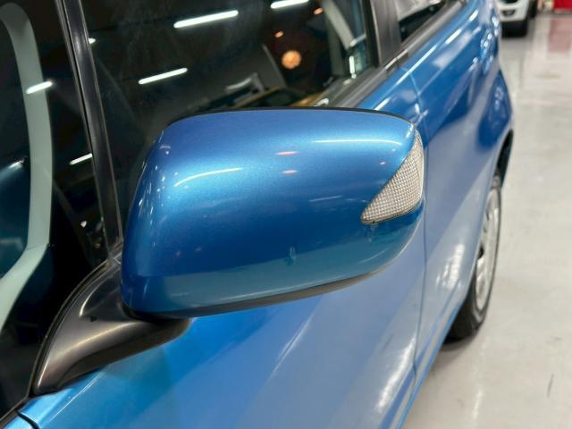 フィット G ユーザー買取車 ワンオーナー ETC キーレスキー マニュアルエアコン 電動ドアミラー バイザー リアワイパー パワーステアリング パワーウィンドウ アクセサリーソケット(16枚目)