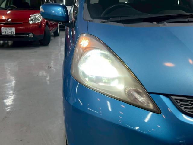 フィット G ユーザー買取車 ワンオーナー ETC キーレスキー マニュアルエアコン 電動ドアミラー バイザー リアワイパー パワーステアリング パワーウィンドウ アクセサリーソケット(19枚目)