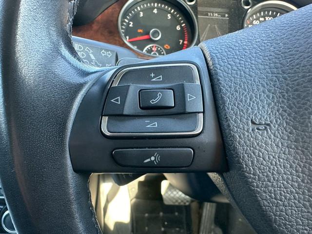 パサートＣＣ ２．０ＴＳＩ　革シート　純正ナビ　バックカメラ　テレビ　アルミホイール　１９インチ　エアコン　ＥＴＣ　プッシュスタート　スマートキー　パワーウィンドウ（32枚目）