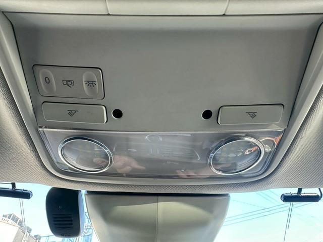 パサートＣＣ ２．０ＴＳＩ　革シート　純正ナビ　バックカメラ　テレビ　アルミホイール　１９インチ　エアコン　ＥＴＣ　プッシュスタート　スマートキー　パワーウィンドウ（61枚目）