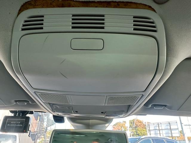 パサートＣＣ ２．０ＴＳＩ　革シート　純正ナビ　バックカメラ　テレビ　アルミホイール　１９インチ　エアコン　ＥＴＣ　プッシュスタート　スマートキー　パワーウィンドウ（62枚目）