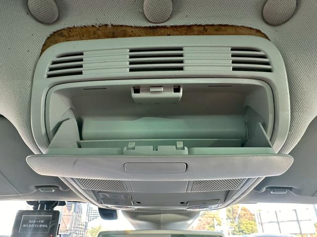 パサートＣＣ ２．０ＴＳＩ　革シート　純正ナビ　バックカメラ　テレビ　アルミホイール　１９インチ　エアコン　ＥＴＣ　プッシュスタート　スマートキー　パワーウィンドウ（63枚目）