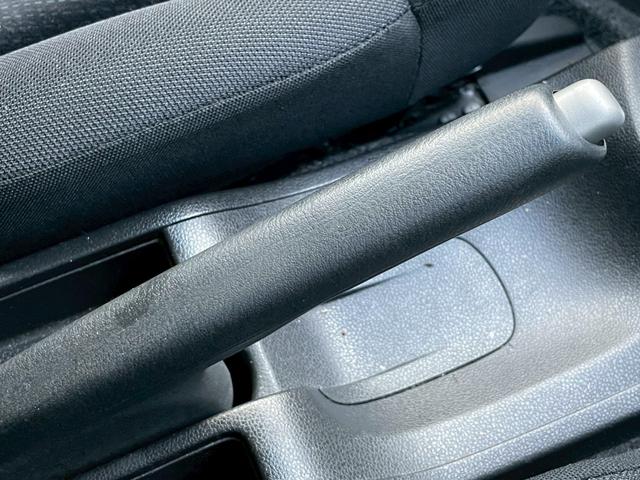 �݌Ɏԗ��͊e�W����ۊǂ����Ă���܂��B���O�ɂ��\��𒸂���΂����ɂȂ�₷���ꏊ�ɂ������������Ē����܂��̂ŁA�����X�O�ɂ͂��A���𒸂���΍K���ł��I