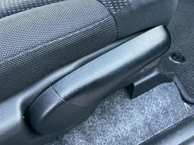 �݌Ɏԗ��͊e�W����ۊǂ����Ă���܂��B���O�ɂ��\��𒸂���΂����ɂȂ�₷���ꏊ�ɂ������������Ē����܂��̂ŁA�����X�O�ɂ͂��A���𒸂���΍K���ł��I