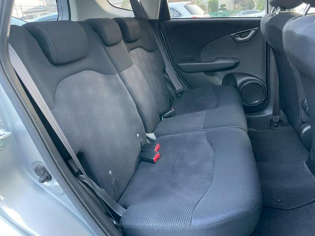 �݌Ɏԗ��͊e�W����ۊǂ����Ă���܂��B���O�ɂ��\��𒸂���΂����ɂȂ�₷���ꏊ�ɂ������������Ē����܂��̂ŁA�����X�O�ɂ͂��A���𒸂���΍K���ł��I