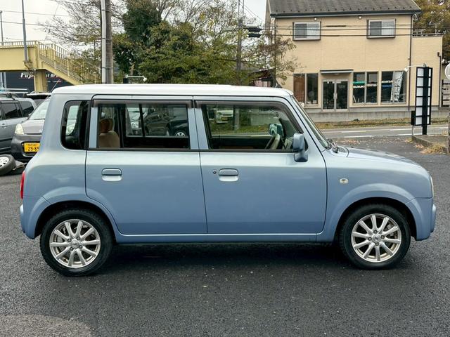 アルトラパン Ｘ２　社外１４インチアルミホイール　ＨＩＤヘッドライト　マニュアルエアコン　キーレス　パワーステアリング　パワーウィンドウ　エアバッグ（10枚目）