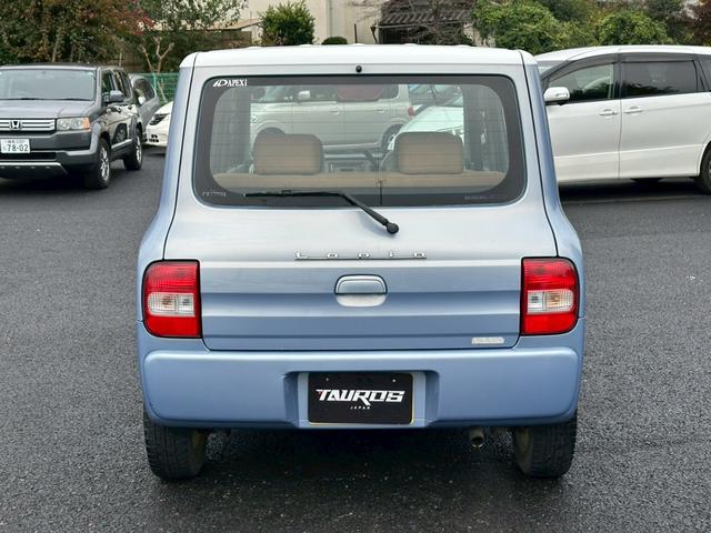 アルトラパン Ｘ２　社外１４インチアルミホイール　ＨＩＤヘッドライト　マニュアルエアコン　キーレス　パワーステアリング　パワーウィンドウ　エアバッグ（12枚目）