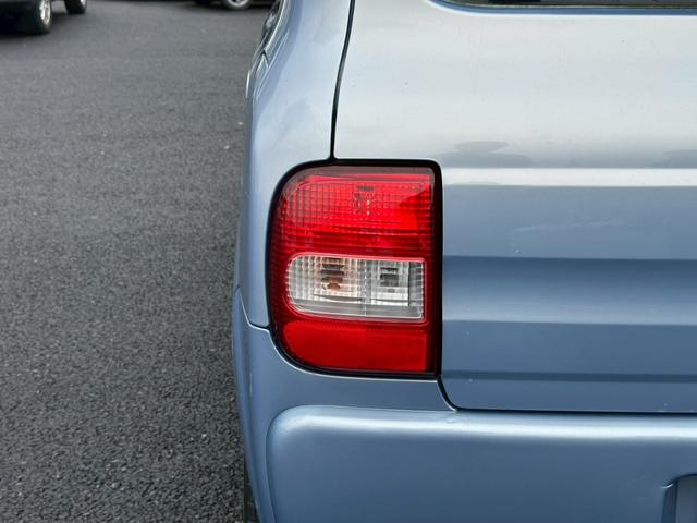 アルトラパン Ｘ２　社外１４インチアルミホイール　ＨＩＤヘッドライト　マニュアルエアコン　キーレス　パワーステアリング　パワーウィンドウ　エアバッグ（17枚目）