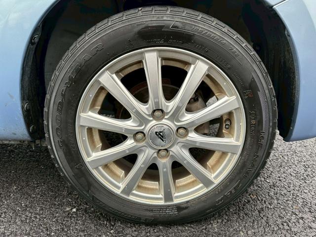 アルトラパン Ｘ２　社外１４インチアルミホイール　ＨＩＤヘッドライト　マニュアルエアコン　キーレス　パワーステアリング　パワーウィンドウ　エアバッグ（24枚目）