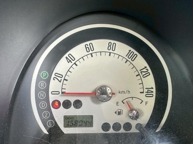 アルトラパン Ｘ２　社外１４インチアルミホイール　ＨＩＤヘッドライト　マニュアルエアコン　キーレス　パワーステアリング　パワーウィンドウ　エアバッグ（33枚目）