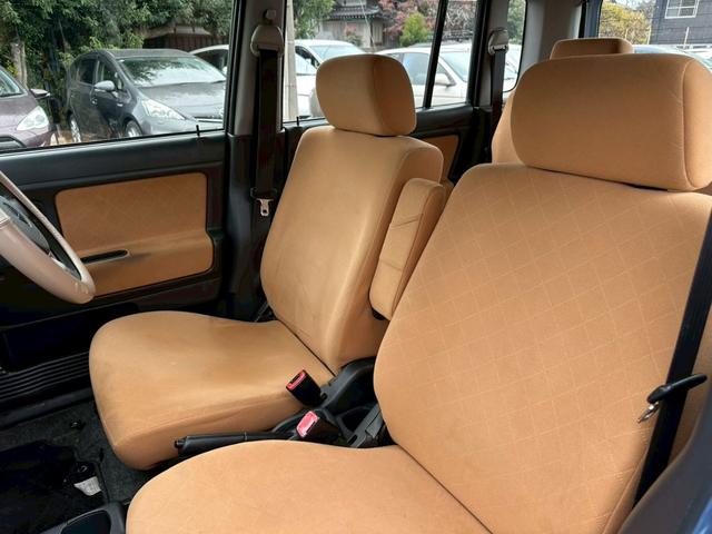 アルトラパン Ｘ２　社外１４インチアルミホイール　ＨＩＤヘッドライト　マニュアルエアコン　キーレス　パワーステアリング　パワーウィンドウ　エアバッグ（42枚目）