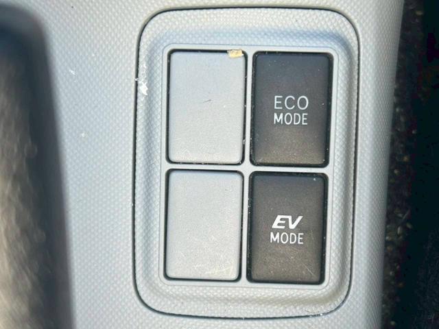 アクア Ｓ　ナビ　テレビ　バックモニター　ＥＴＣ　オートエアコン　スマートキープッシュスタート　電動格納ミラー　ライトレベライザー　純正１５インチアルミホイール（33枚目）