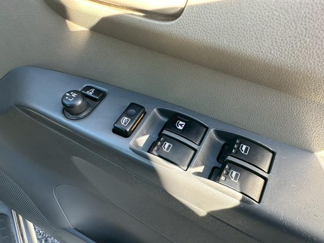 ミラ 　ナビ　ＥＴＣ　オートエアコン　パワーステアリング　パワーウインドウ　１３インチ社外アルミホイール　電動格納ミラー　バイザー（32枚目）