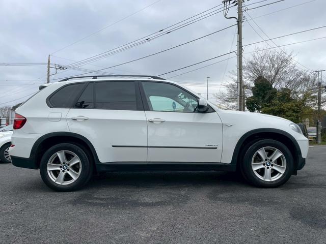 Ｘ５ 　ｘＤｒｉｖｅ　３５ｉ　ナビ　テレビ　バックモニター　サンルーフ　プッシュスタート　オートエアコン　純正１８インチアルミホイール（10枚目）