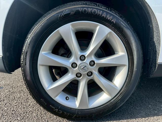 在庫車両は各展示場保管をしております。事前にご予約を頂ければご覧になりやすい場所にご準備をさせて頂きますので、ご来店前にはご連絡を頂ければ幸いです！