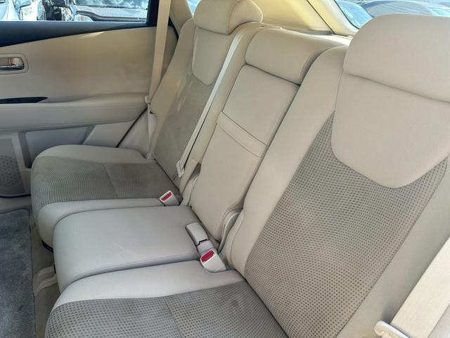 在庫車両は各展示場保管をしております。事前にご予約を頂ければご覧になりやすい場所にご準備をさせて頂きますので、ご来店前にはご連絡を頂ければ幸いです！