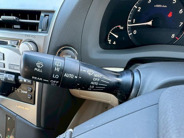 在庫車両は各展示場保管をしております。事前にご予約を頂ければご覧になりやすい場所にご準備をさせて頂きますので、ご来店前にはご連絡を頂ければ幸いです！