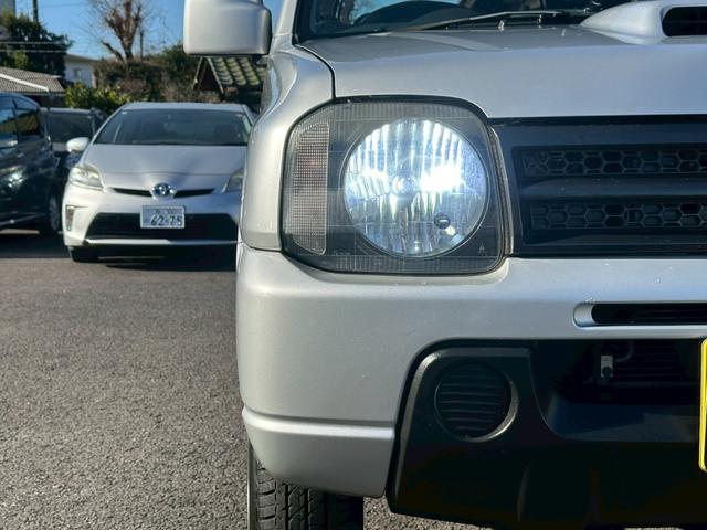 ジムニー ＸＧ　エアコン　４ＷＤ　パワーステアリング　パワーウインドウ　ライトレベライザー　補助ミラー　１６インチタイヤ　スペアタイヤ　リアワイパー（31枚目）