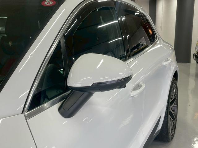 マカン マカンＳ　ユーザー買取車　スポーツクロノＰＫＧ　コンビシート　シートヒーター　ナビ　ＴＶ　バックカメラ　純正２１インチＡＷ　ＥＴＣ　パワーバックドア　スマートキー　取扱説明書　記録簿（16枚目）