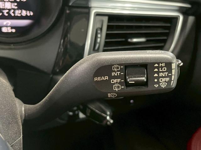 マカン マカンＳ　ユーザー買取車　スポーツクロノＰＫＧ　コンビシート　シートヒーター　ナビ　ＴＶ　バックカメラ　純正２１インチＡＷ　ＥＴＣ　パワーバックドア　スマートキー　取扱説明書　記録簿（33枚目）