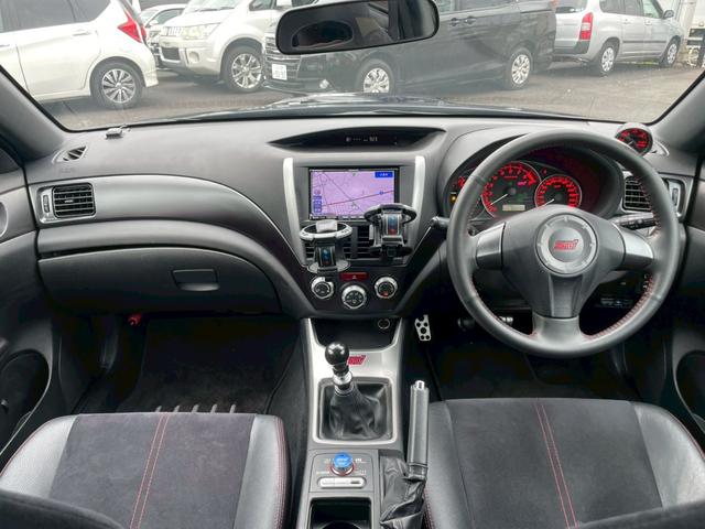 インプレッサ ＷＲＸ　ＳＴｉ　ナビアリ　テレビ　アルミホイール　社外１８インチ　ヘッドライトＨＩＤ　エアコン　ＥＴＣ　スマートキー　プッシュスタート　パワーウィンドウ（28枚目）
