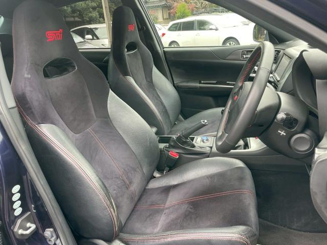 インプレッサ ＷＲＸ　ＳＴｉ　ナビアリ　テレビ　アルミホイール　社外１８インチ　ヘッドライトＨＩＤ　エアコン　ＥＴＣ　スマートキー　プッシュスタート　パワーウィンドウ（30枚目）