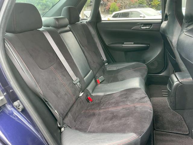 インプレッサ ＷＲＸ　ＳＴｉ　ナビアリ　テレビ　アルミホイール　社外１８インチ　ヘッドライトＨＩＤ　エアコン　ＥＴＣ　スマートキー　プッシュスタート　パワーウィンドウ（32枚目）