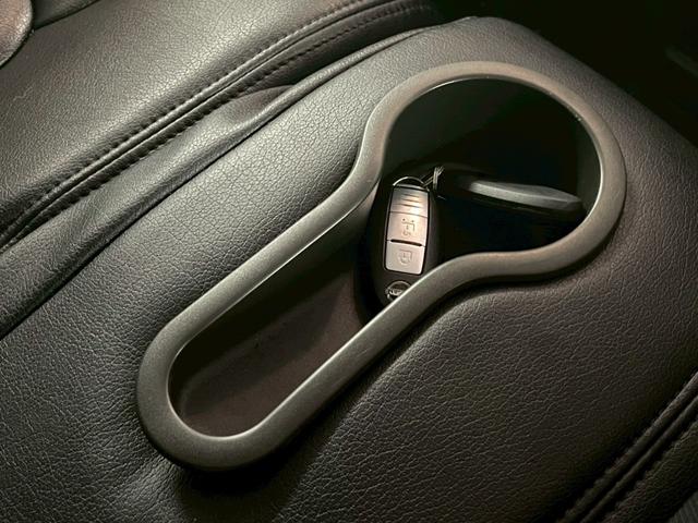 キューブ １５Ｘ　Ｍセレクション　ワンオーナー　ナビ　ＴＶ　純正アルミホイール１５インチ　ＥＴＣ　スマートキープッシュスタート　パワーステアリング　パワーウィンドウ（24枚目）