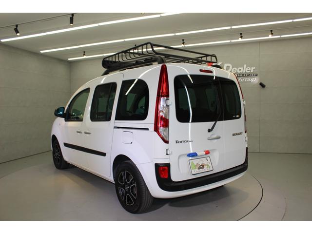 カングー ゼン　１オナ　ディーラー点検記録簿１９枚　ＹＡＫＩＭＡルーフラック　ＣＡＢＡＮＡシート　純正ナビ　リアモニター　ＯＺアルミホイール　ＦＯＣＡＬオーディオ　カロッツェリア製サブウーファー　ＨＩＤヘッドライト（8枚目）