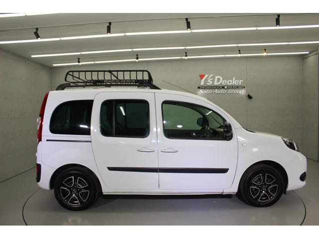 カングー ゼン　１オナ　ディーラー点検記録簿１９枚　ＹＡＫＩＭＡルーフラック　ＣＡＢＡＮＡシート　純正ナビ　リアモニター　ＯＺアルミホイール　ＦＯＣＡＬオーディオ　カロッツェリア製サブウーファー　ＨＩＤヘッドライト（11枚目）