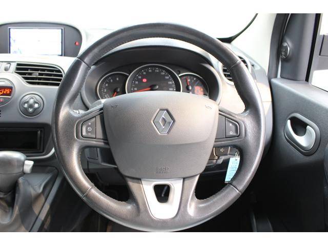 カングー ゼン　１オナ　ディーラー点検記録簿１９枚　ＹＡＫＩＭＡルーフラック　ＣＡＢＡＮＡシート　純正ナビ　リアモニター　ＯＺアルミホイール　ＦＯＣＡＬオーディオ　カロッツェリア製サブウーファー　ＨＩＤヘッドライト（28枚目）